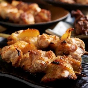 焼き鳥をはじめ人気の鶏料理が食べ放題で楽しめる町田の居酒屋「とりいちず」